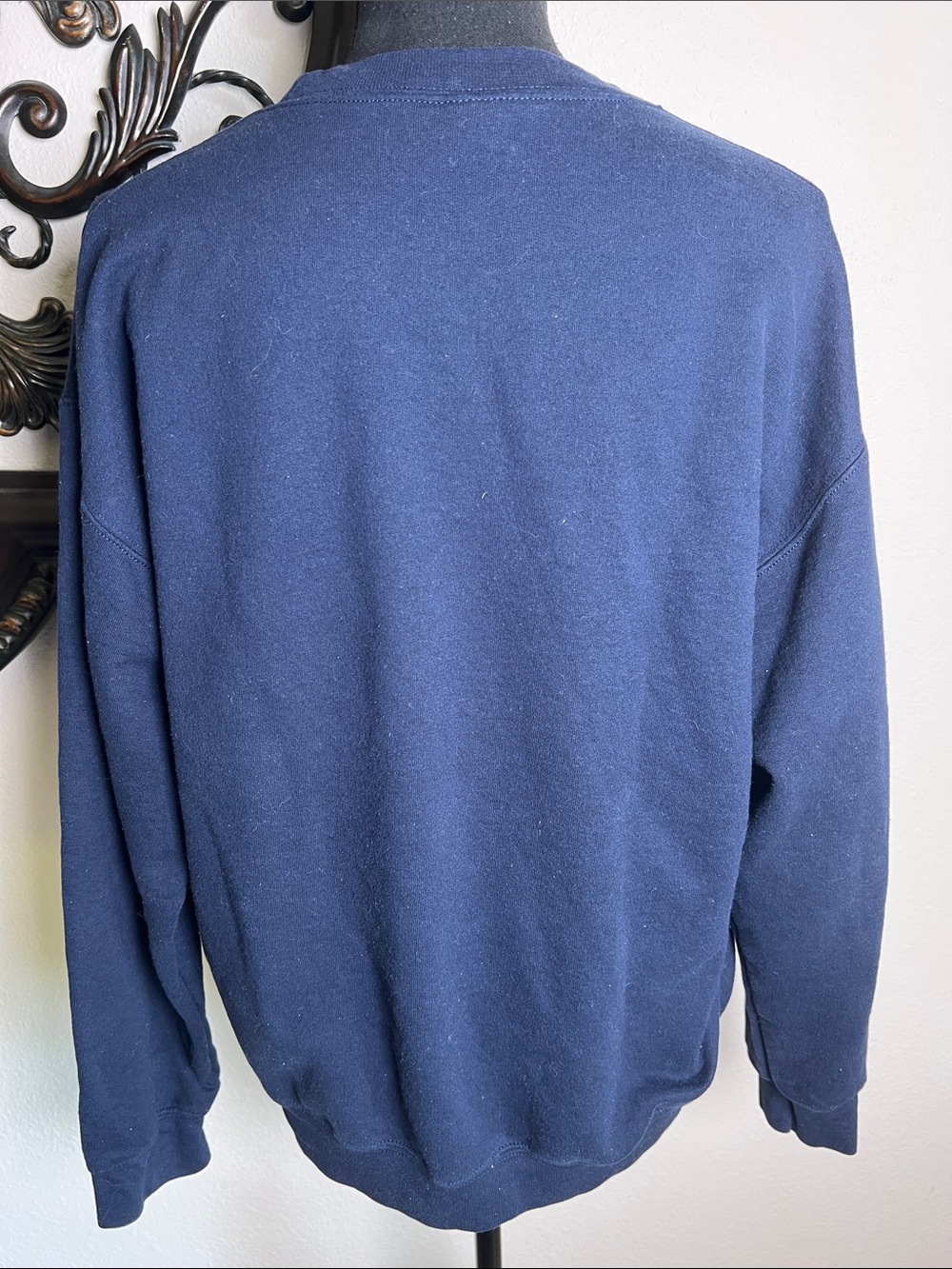 Gildan Unisex Adult Navy Blue Heavy Blend Crewneck Sweatshirt Salty in Red M - Picture 3 of 13